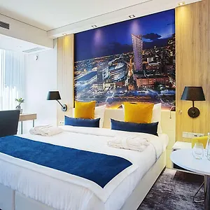 Golden Tulip Airport 4*, Varsovia Polonia